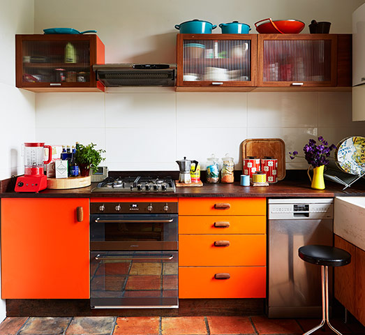 Homes - bold : orange kitchen 