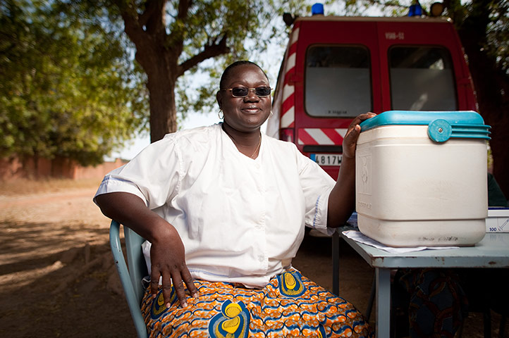 PATH gallery: Menigitis vaccine project