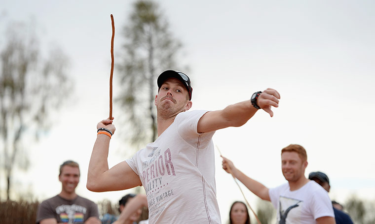 Cricketers at Uluru: England Cricket Team Visit Uluru