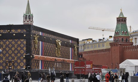 Giant Louis Vuitton suitcase in Moscow's Red Square 'sparks