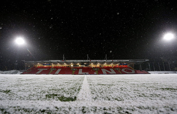 spurs: Snow on the Tronso pitch