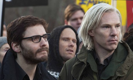 Not pulling them in: Daniel Brühl and Benedict Cumberbatch in The Fifth Estate. 