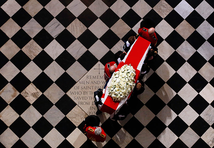Picture Editor Awards: Thatcher's Coffin