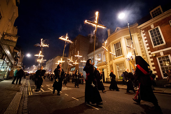 Lewes bonfire night: Lewes bonfire night