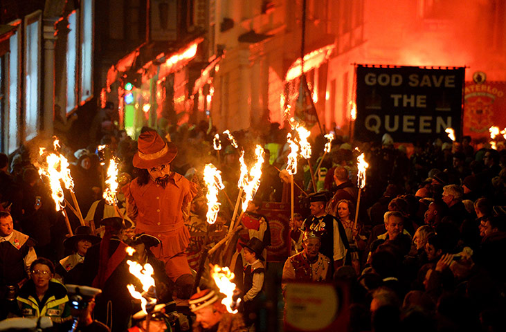 Lewes bonfore night : Lewes bonfire night 