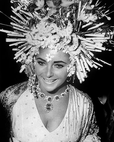 V&A: Italian fashion: Elizabeth Taylor wears Bulgari jewellery