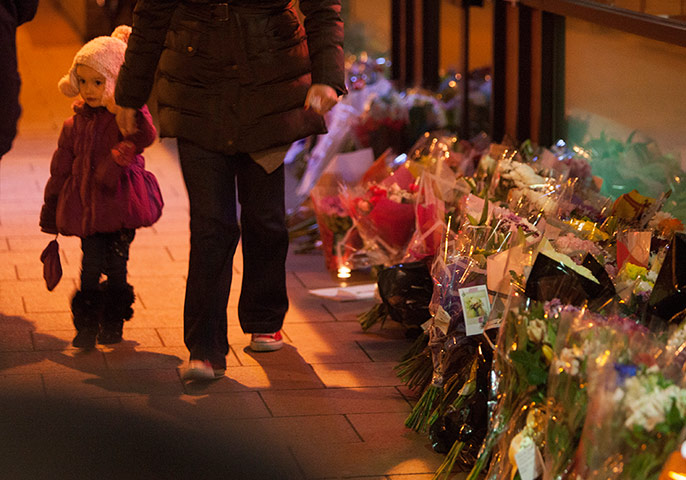 Glasgow mourns victims : Glasgow mourns crash victims 