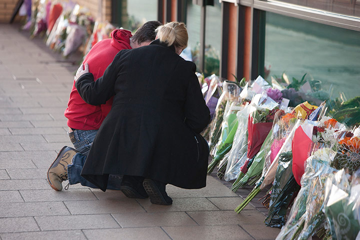Glasgow mourns victims : Glasgow mourns crash victims 