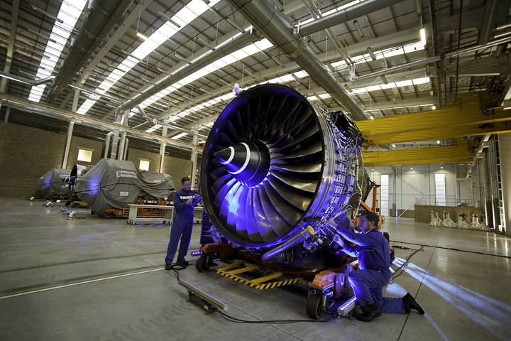 Work taking place on an engine inside the new Heathrow Service Centre