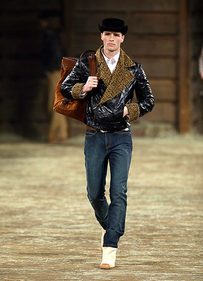 Chanel Dallas: Chanel s Metiers d'Art 