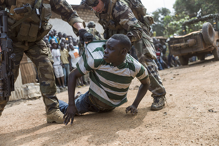 Central African Republic: French soldiers arrest an alleged ex-Seleka rebel denounced by inhabitants 
