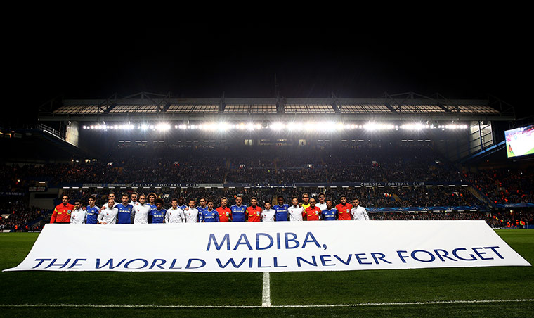 chelsea v steau: Match officials, Chelsea and Steaua players come together 