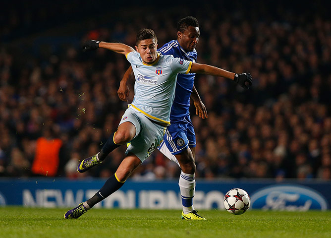 chelsea v steau: John Obi Mikel, Gabriel Iancu