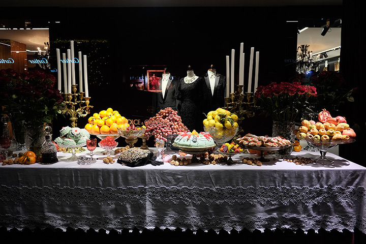 Christmas windows: Dolce and Gabbana Christmas window display