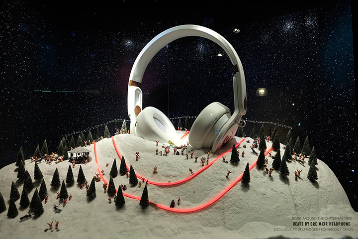 Christmas windows: Selfridges Christmas window display on Oxford Street 