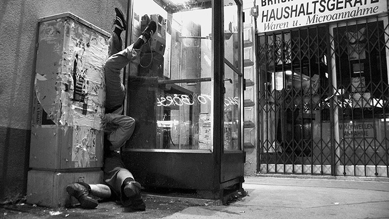 Exhibitionist1412: 3AM: Wonder, Paranoia And The Restless Night