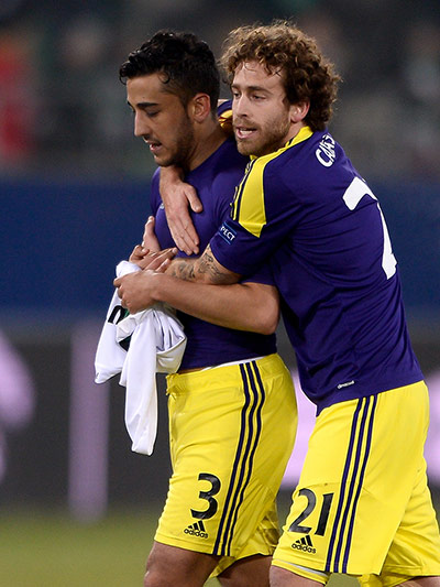 europa league : Neil Taylor and Jose Alberto Canas celebrate