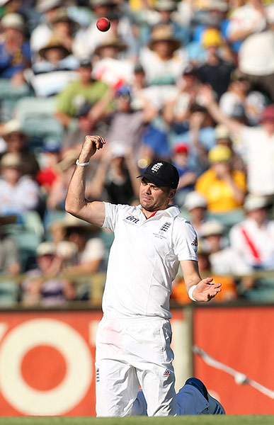 Ashes 3rd test day 1: James Anderson catches
