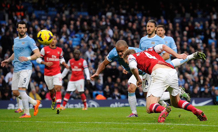 Arsenal Update 2: Per Mertesacker scores Arsenal's 3rd goal