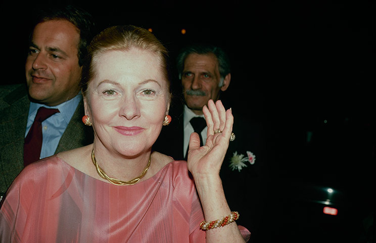 Joan Fontaine in pictures: Joan Fontaine in 1990