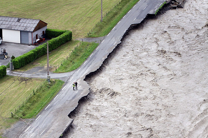 Extreme weather: flooded Gave de Pau river
