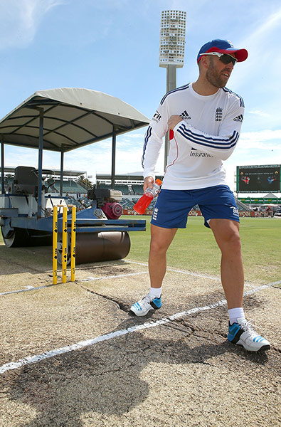 third test final day: Matt Prior inspects the cracks