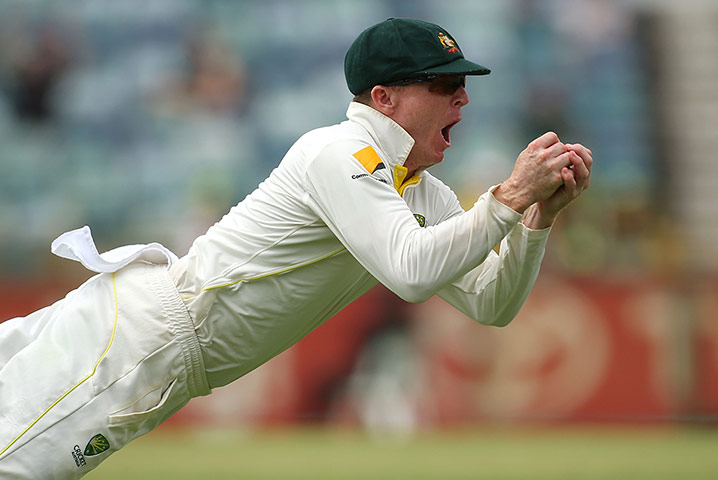 third test final day: Chris Rogers takes an exceptional diving catch