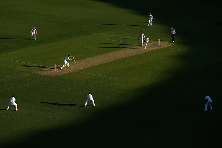 14 days of the ashes: Brad Haddin bats