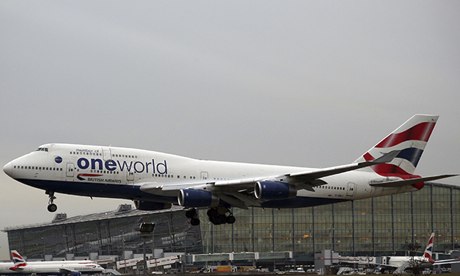 Plane lands at Heathrow