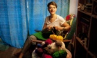 Nell Frizzell knitting at home