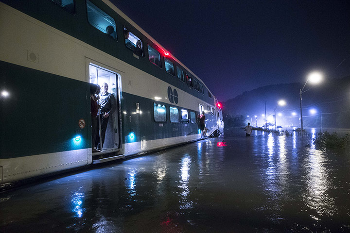 2013 extreme weather: Dramatic Train Rescue in Toronto