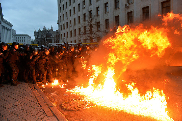 Ukraine update: Molotov cocktail explodes in front of police
