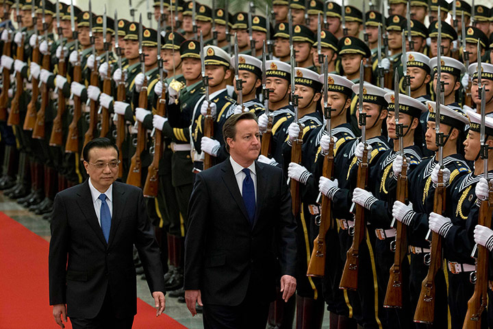 David Cameron in China: Cameron and Keqiang arrive at the Great Hall of the People