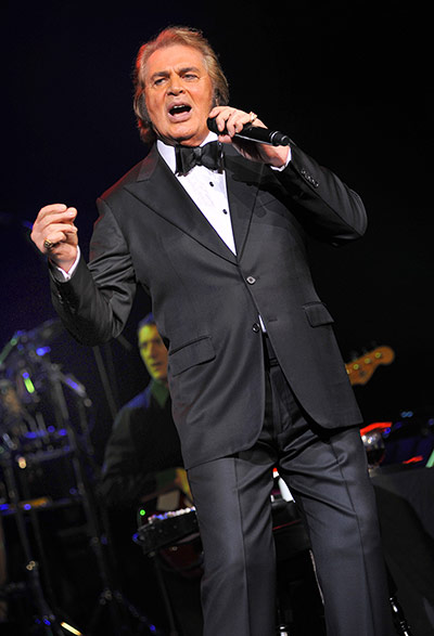 Waltz: Engelbert Humperdink at Royal Albert Hall