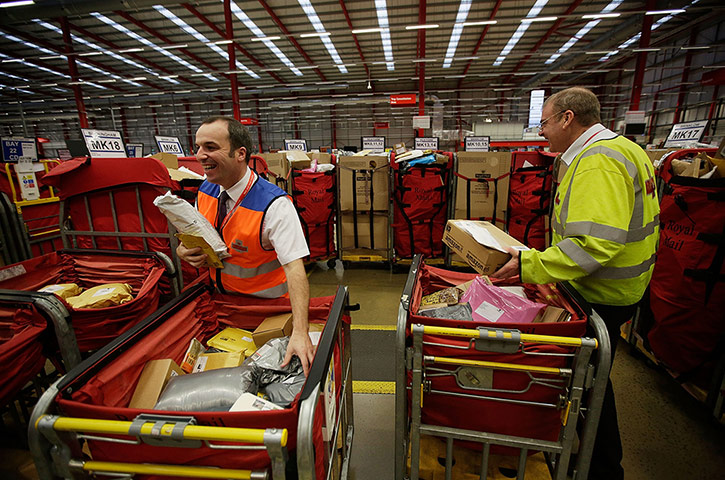 Business Review of Year: Royal Mail Processes Final Mail For Christmas Deadlines