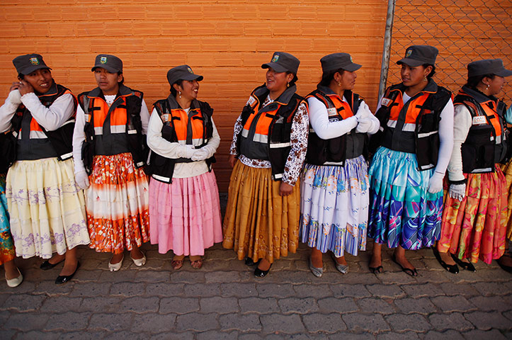 Top10: Aymara women traffic at a training session in El Alto, Bolivia. 