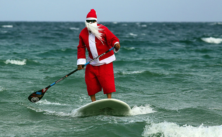 Christmas Day: Santa On The Waves In Florida