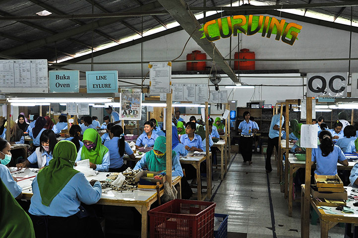 Eyelashes: Workers at the PT Royal Korindah factory