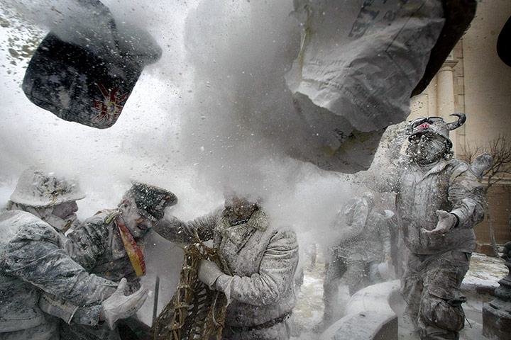 Flour festival: 'Els Enfarinats' charity tradition