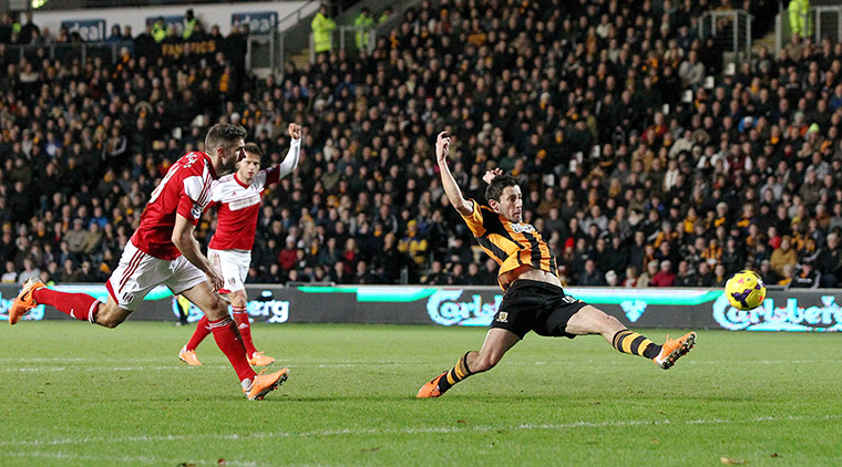 premier league: Robert Koren scores