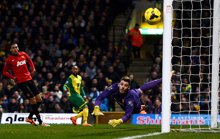 premier league: David De Gea dives