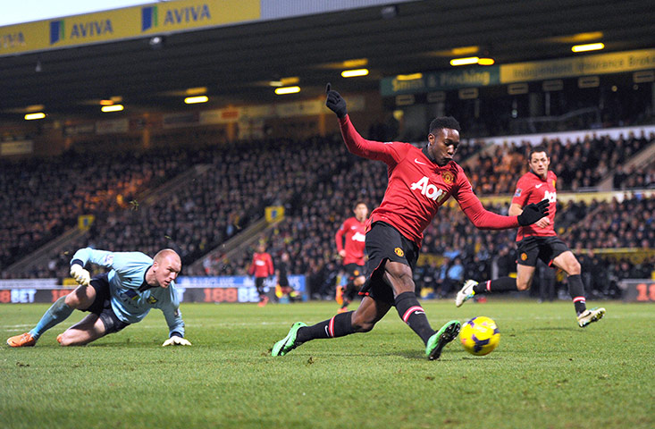 premier league: Danny Welbeck scores