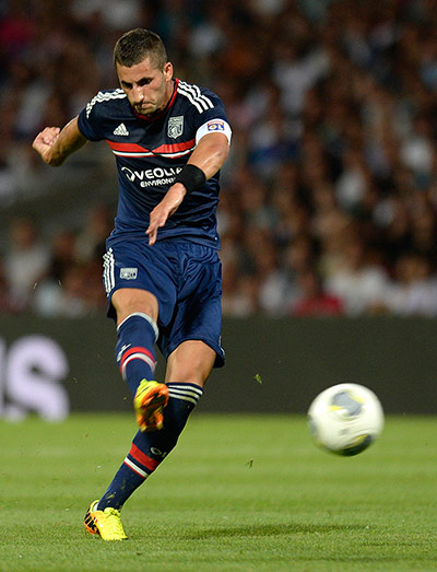 Transfer Targets: Maxime Gonalons