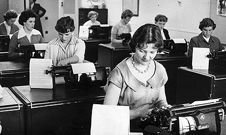 Black and white photo of typing pool