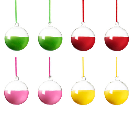 Homes - baubles: multi-coloured christmas baubles 
