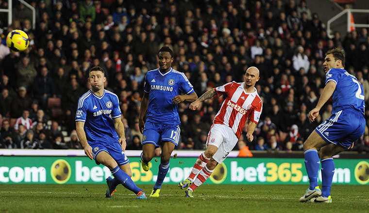 Prem Roundup: Stephen Ireland scores the second goal for Stoke