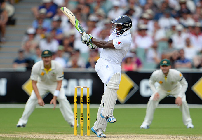 Ashes: England batsman Michael Carberry (C) hoo