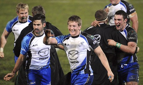Connacht's players celebrate beating Toulouse