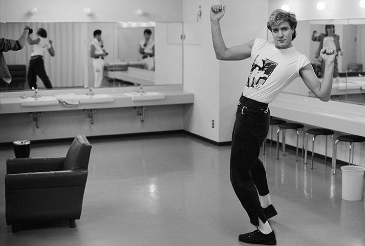 Duran Duran: Simon Le Bon backstage, Tokyo, 1984