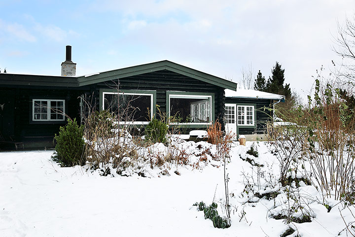 Homes - Nordic: Exterior of house with snow in foreground